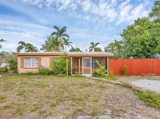 3741 Davis Blvd, Sarasota, FL 34232