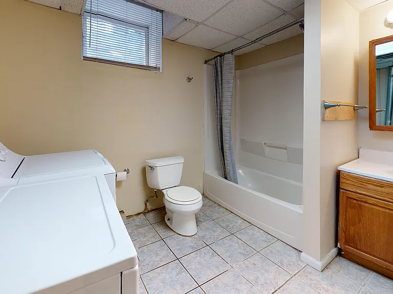 1712 Summit St #A — Photo 7