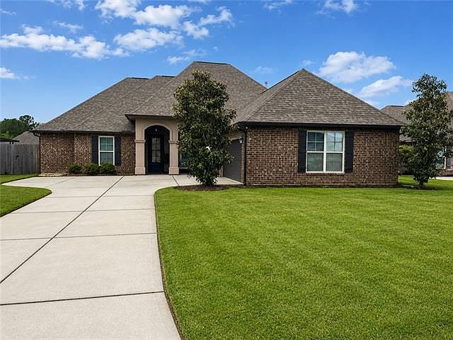 1st image of 20259 Camden Ln