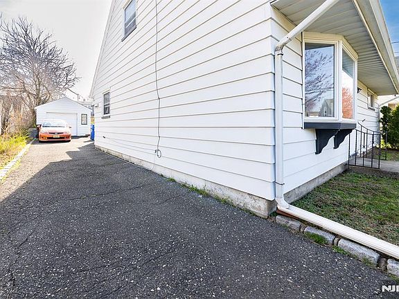 2nd image of 71 Hobart Ave