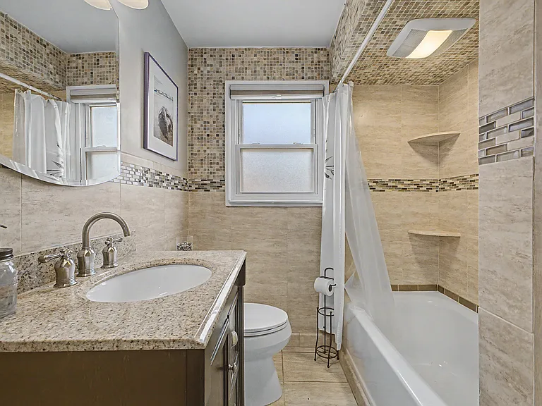 15587 Russell Ave — Photo 19