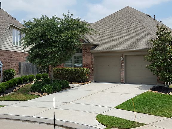 2nd image of 3802 Orchard Links Dr