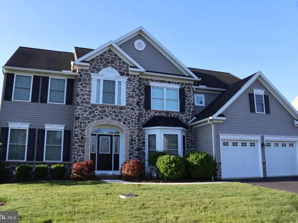 289 Sweetwater Dr, Palmyra, PA 17078