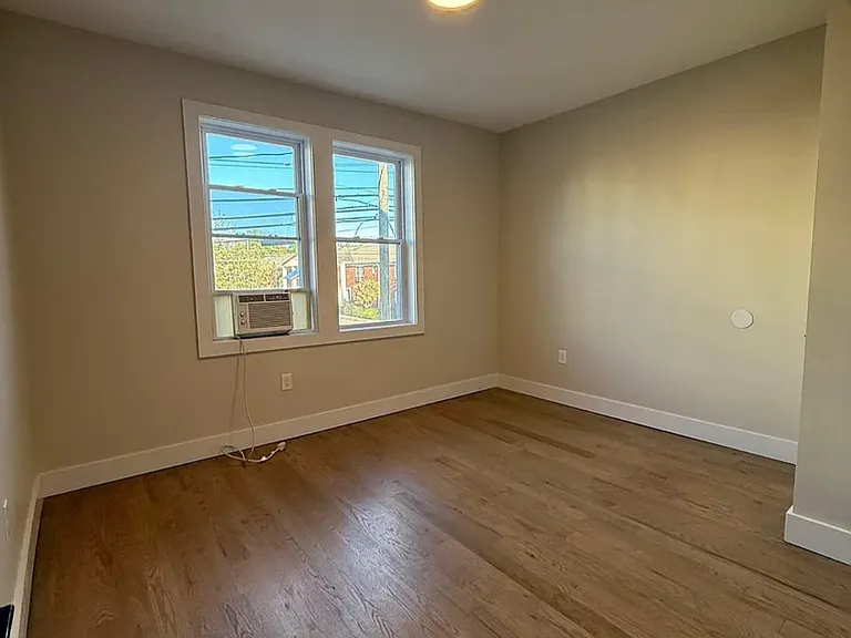 490 Rahway Ave #B — Photo 4
