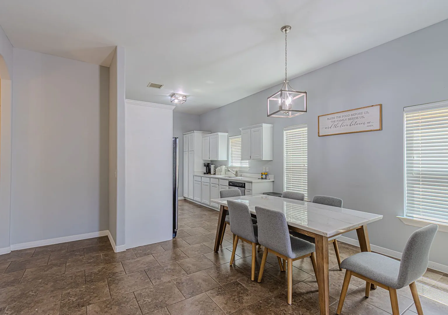 Great home in the Las Palmas gated community — Photo 4