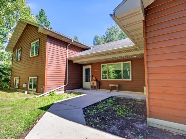 112 Bay Rd, Coleraine, MN 55722