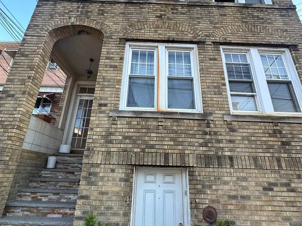 413 24th St, Union City, NJ 07087