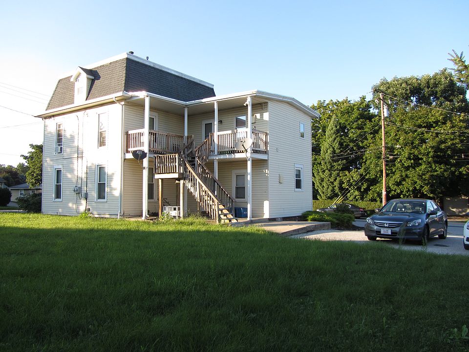Off St Parking and Yard