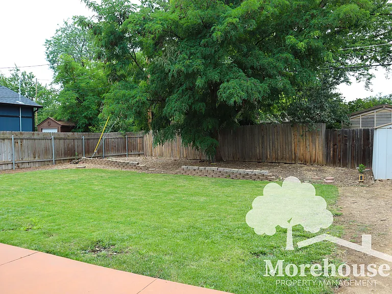 1117 S Phillippi St — Photo 25