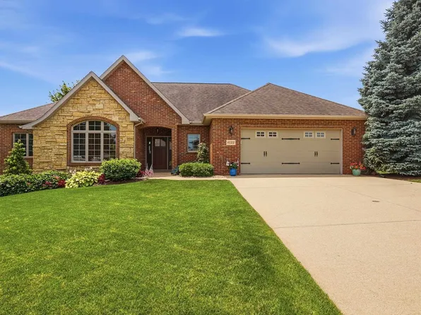 6122 Amber Ridge Dr, Dubuque, IA 52002