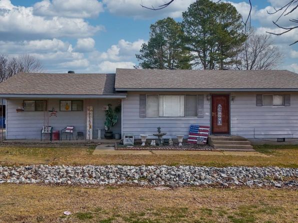 317 S Plain St, Rector, AR 72461