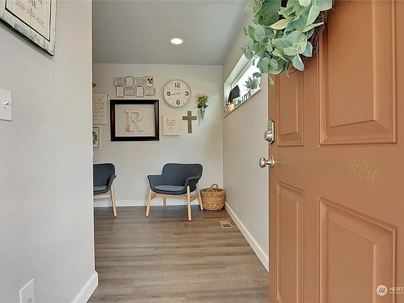 5th image of 18838 111th Avenue Ct E