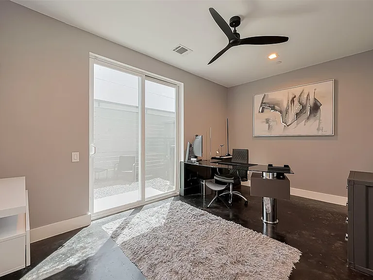5919 E Post Oak Ln — Photo 8