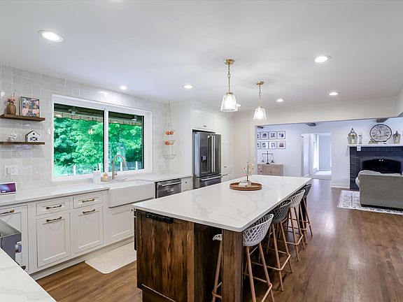 4th image of 7614 Silverpine Ct