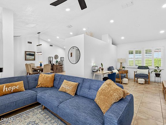 4th image of 4589 Terrace Village Dr