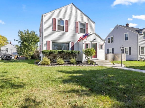 2454 S 65th St, West Allis, WI 53219