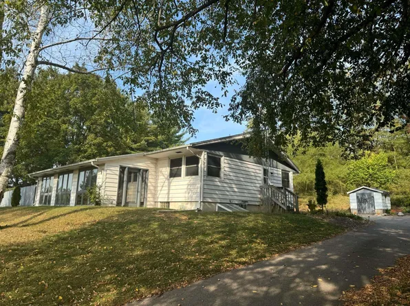 W8322 County Road P, Pardeeville, WI 53954