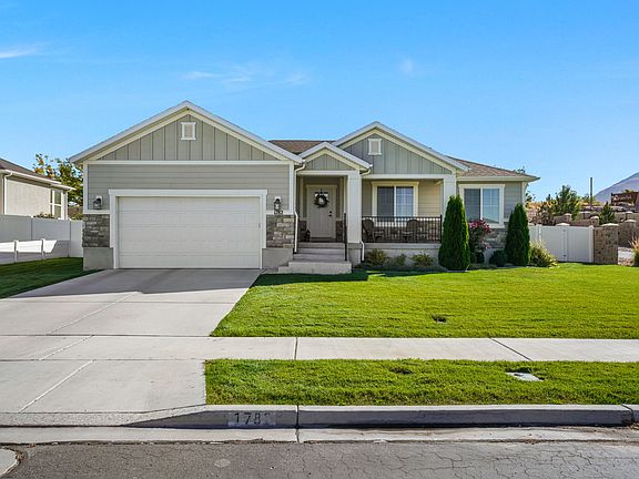 4th image of 1782 N Warbler Rd