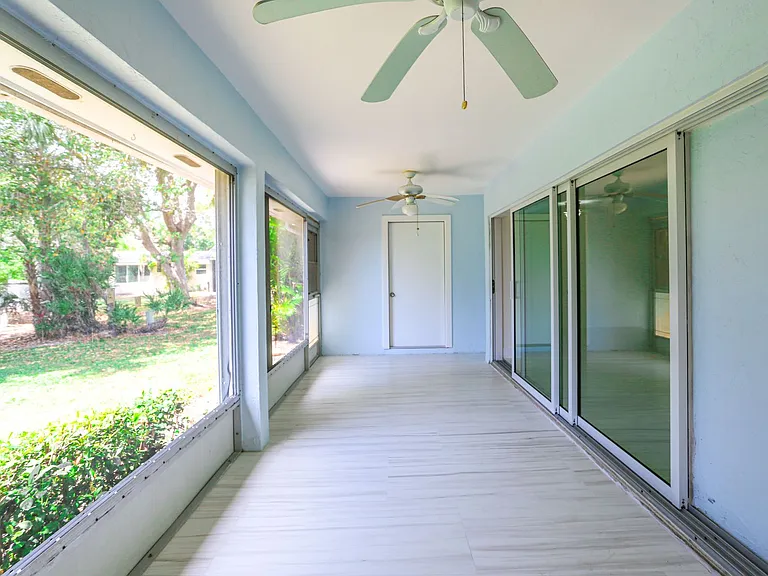 225 Georgetown Blvd — Photo 16