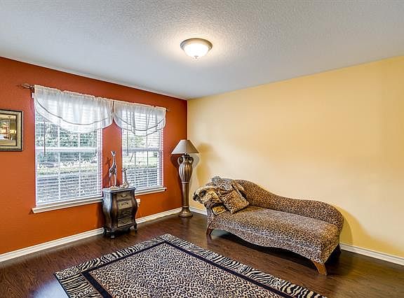 5th image of 2447 Canyon Springs Dr