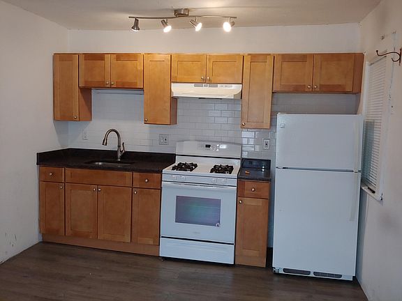 2nd image of 854 Winthrop Ave #6