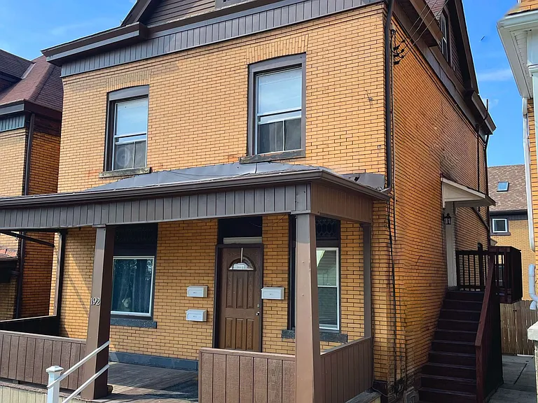 3 Unit Apartment Building in the Heart of the Bellevue area of Pittsburgh — Photo 1