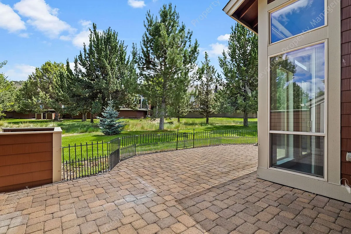 Building Photo - 1277 Highland View Loop
