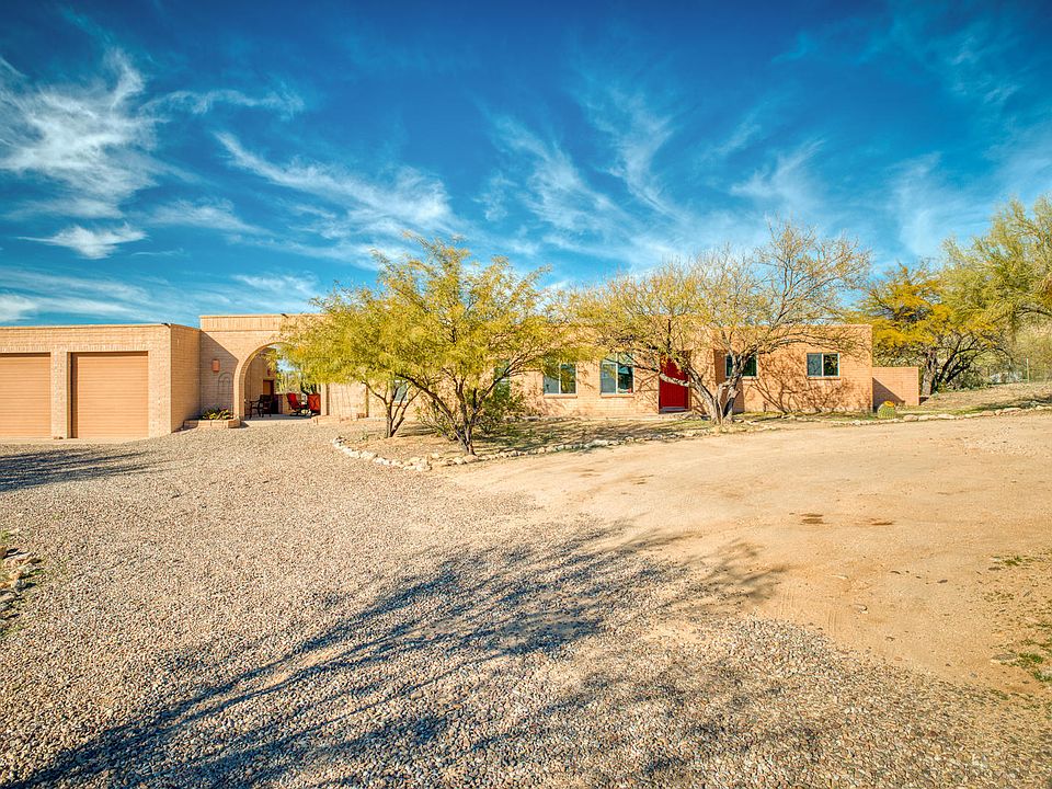 1st image of 345 E Four Horses Cir