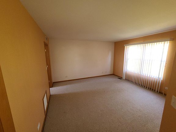 3rd image of 2102 Limestone Ln