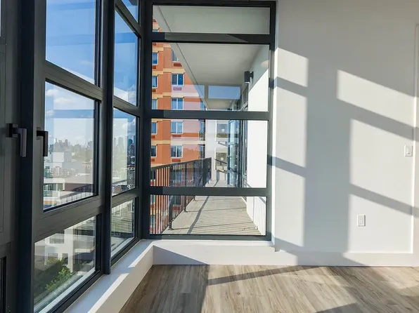 584 Fourth Avenue image 9 of 40