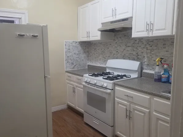 141 School St APT 1, Yonkers, NY 10701
