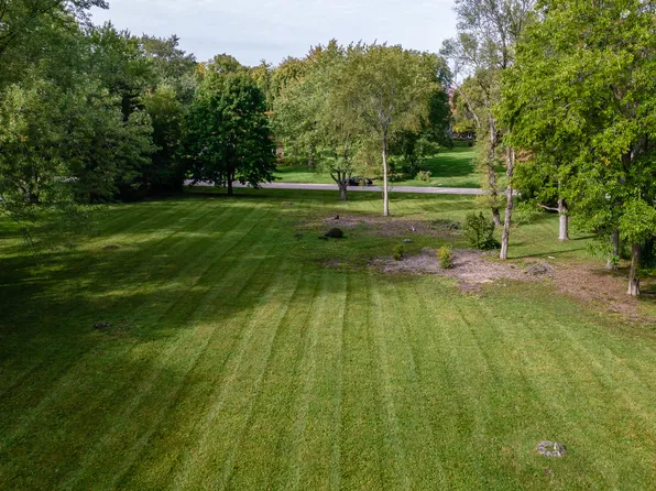 135 Howe Ter #11, Barrington, IL 60010