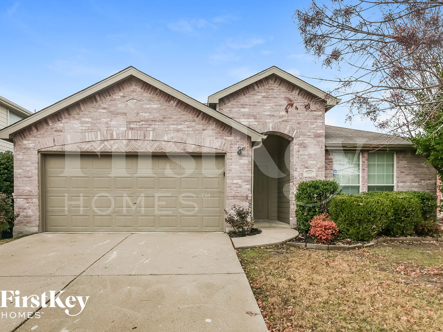 3 bed, 2.0 bath, 2015 sqft, $1,800 — Photo 1