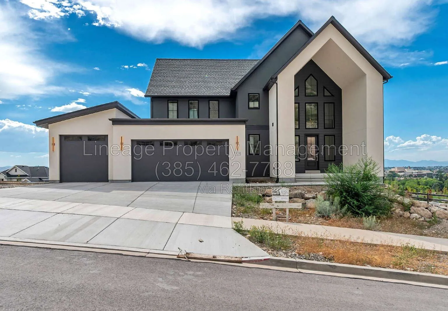 4 bed, 2.5 bath, 3100 sqft, $4,300 — Photo 2