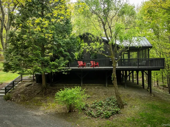 1 Van Buren Drive, Hillsdale, NY 12516