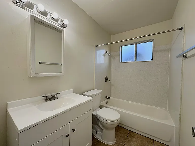 Lincoln Courtyards at 531 Glendora Avenue — Photo 33