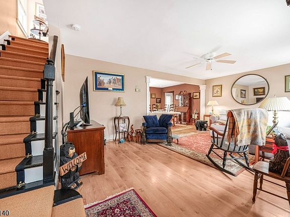 2nd image of 125 Rutgers Pl