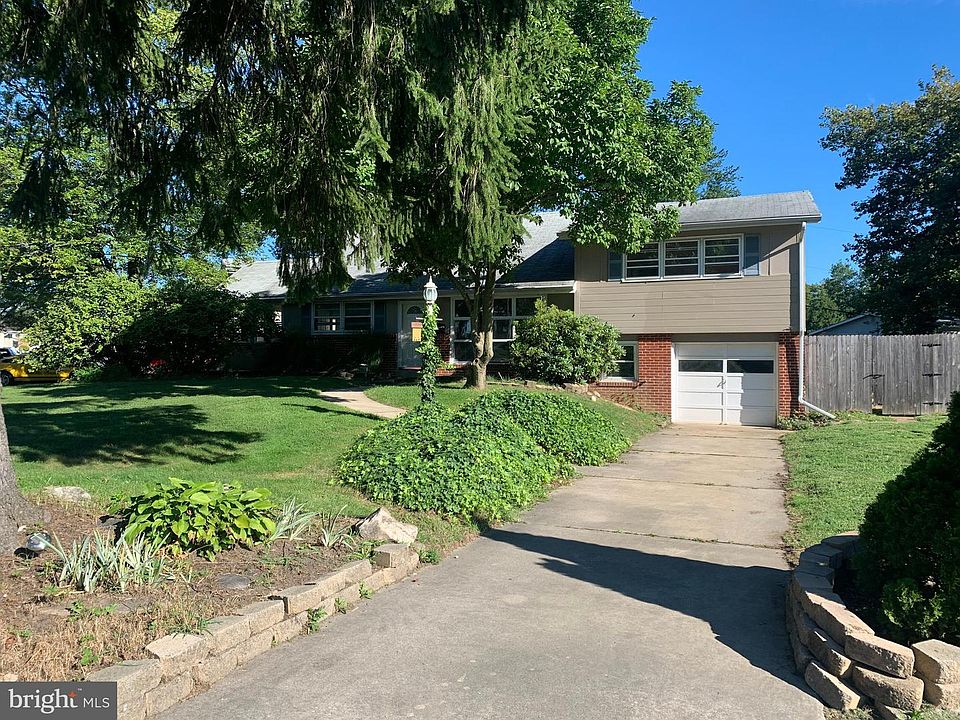 1st image of 4529 Pickwick Dr