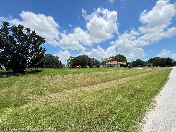 8333 Hampshire Dr, Sebring, FL 33876