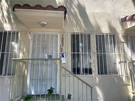 2nd image of 1557 W 36th Pl