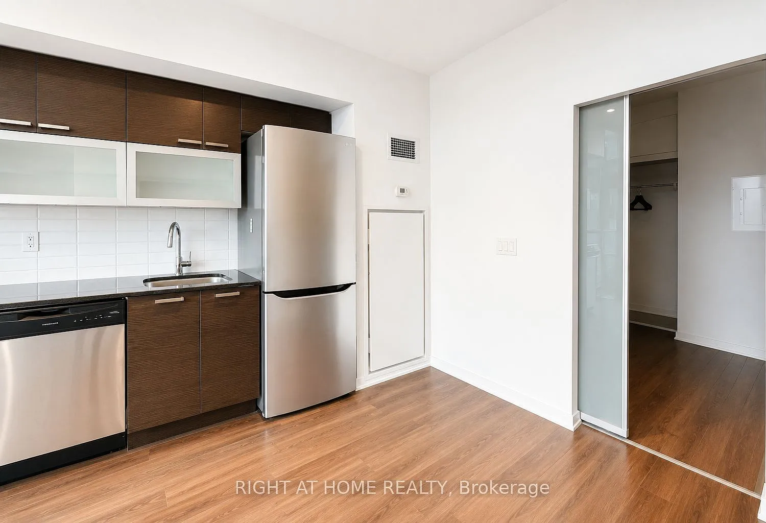 1 bed, $2,000 — Photo 3