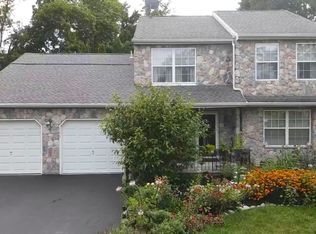 725 Cliff Rd, Bensalem, PA 19020