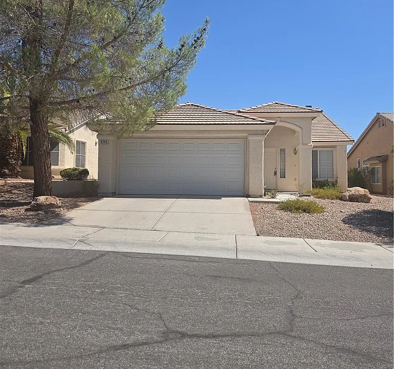 9740 Panorama Cliff Dr