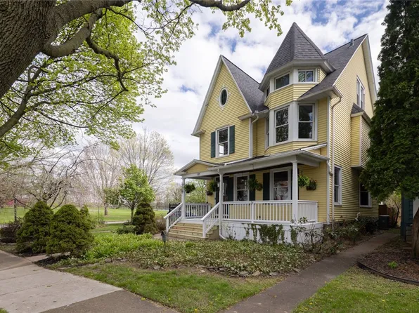 27 Riverside St, Rochester, NY 14613