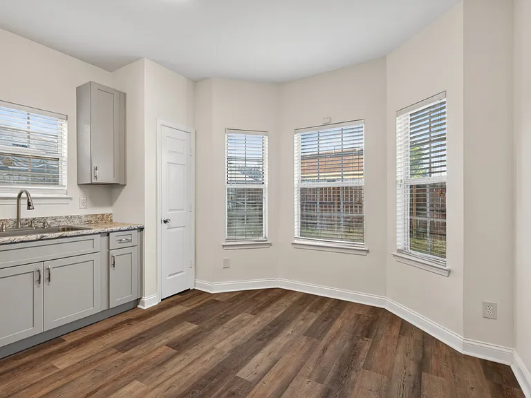 6120 Hemperly Rd — Photo 12