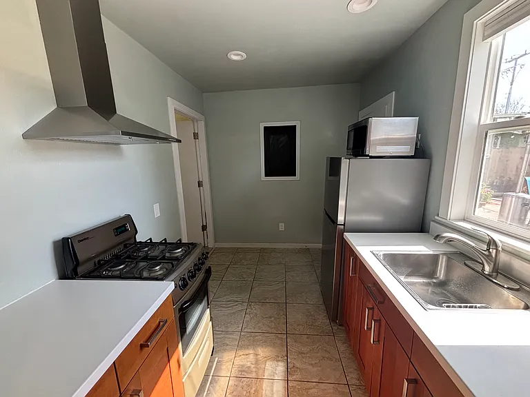 1221 Laurel St #A — Photo 7