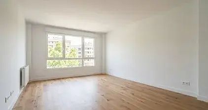 2nd image of 200 N Main St