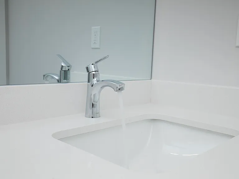 806 Kennedy Rd — Photo 36