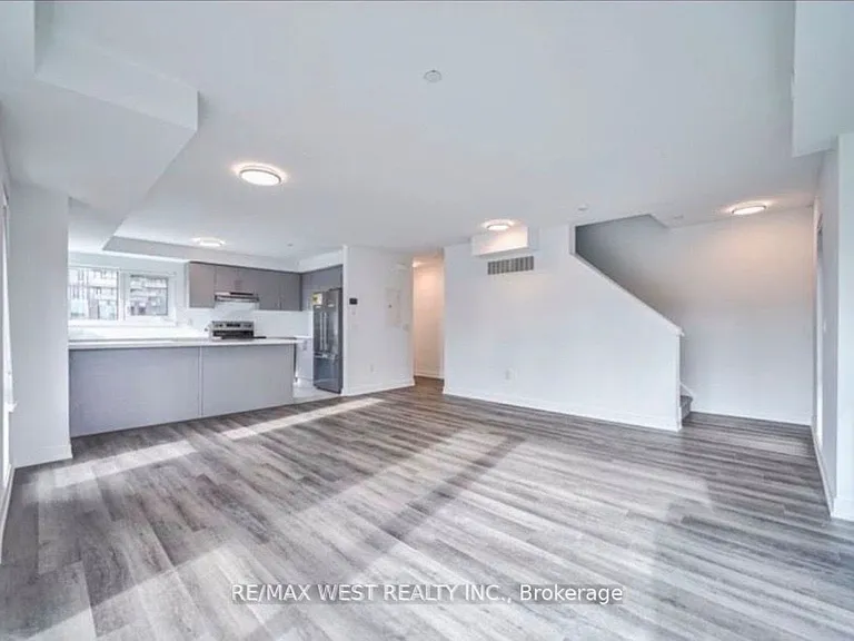 185 Veterans Dr — Photo 5
