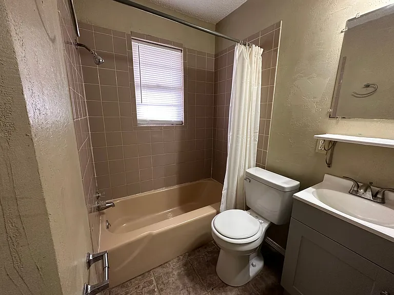 621 Lotus Ave — Photo 13